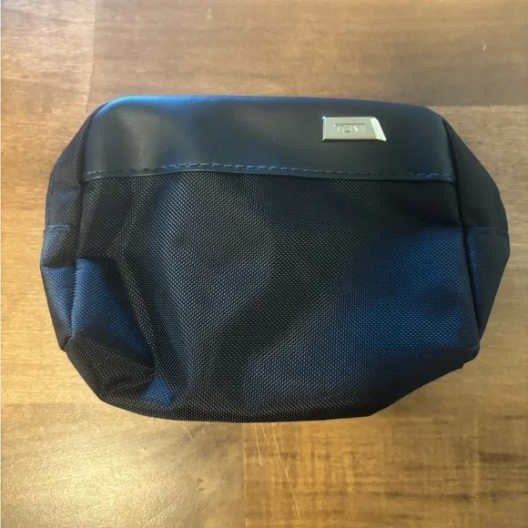 TUMI Messenger Bag Ballistic Nylon and Full-Grain Leather 4367 + Tavel Pouch